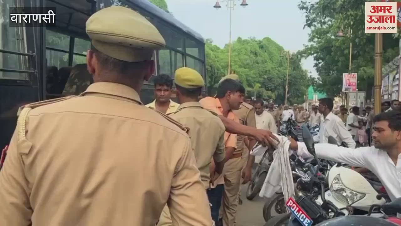 VIDEO : Family travelling in car assaulted and looted Pradhan and Zila Panchayat member arrested