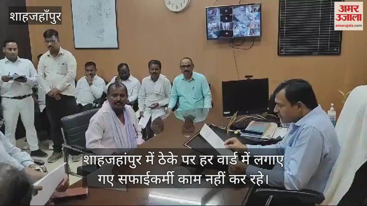 सफाईकर्मियों ने नगर आयुक्त को दिया ज्ञापन