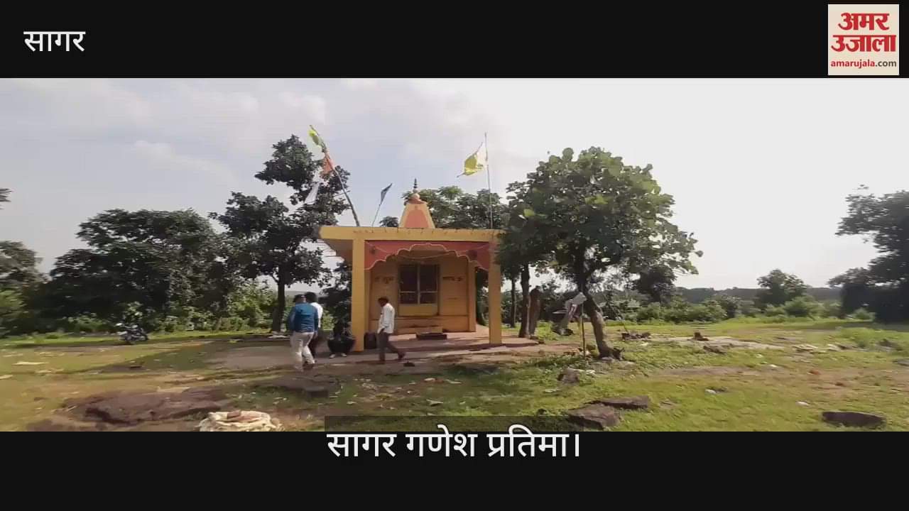 Located in Rahatgarh of Sagar Miraculous statue of Ganesha worshiping his father