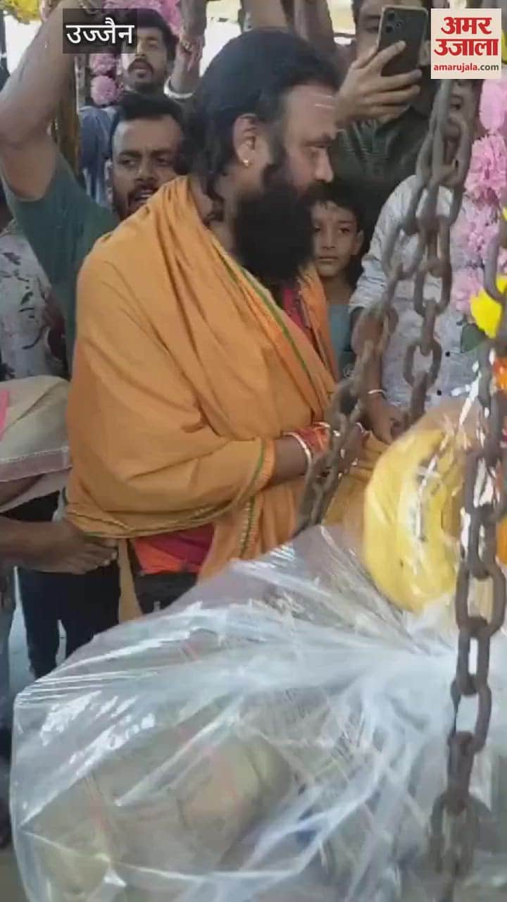 When the wish for a son was fulfilled, it was weighed with carts of notes