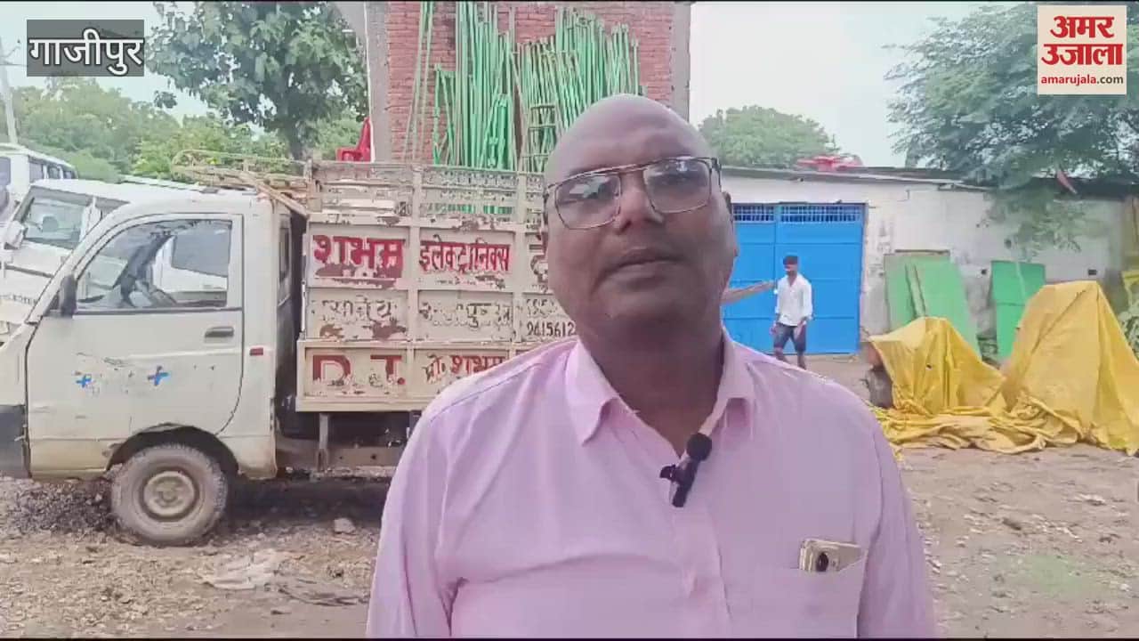 VIDEO : Rampage of masked attackers firing and vandalism broad daylight panic among villagers