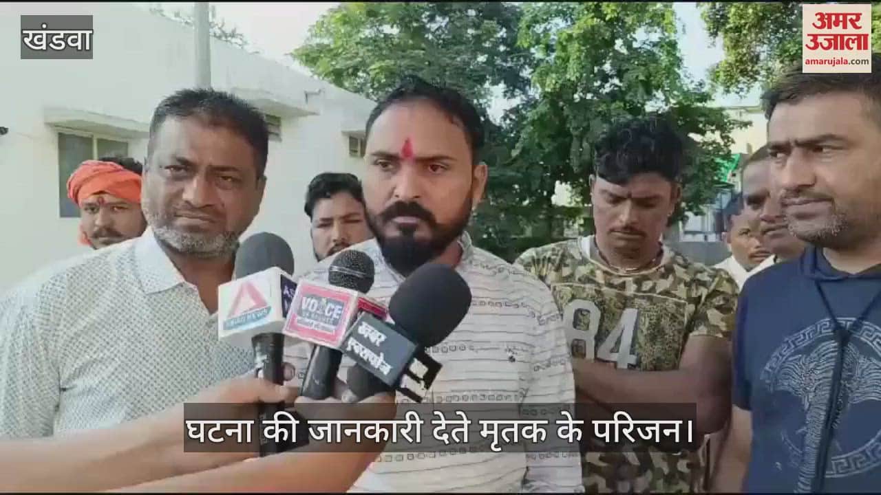 Khandwa: Truck takes the life of a young man again at Dharmkanta turn