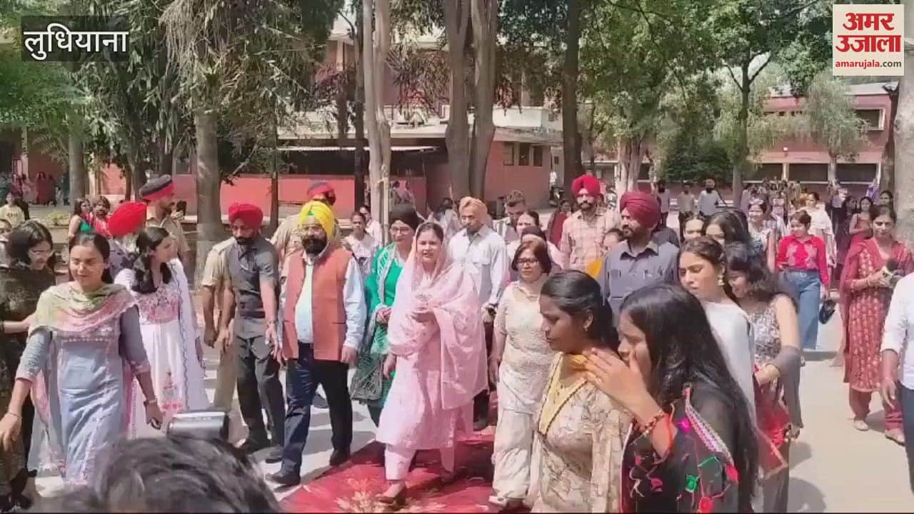 VIDEO : CM Bhagwant Mann wife reached Teej festival organized at Ludhiana Government College