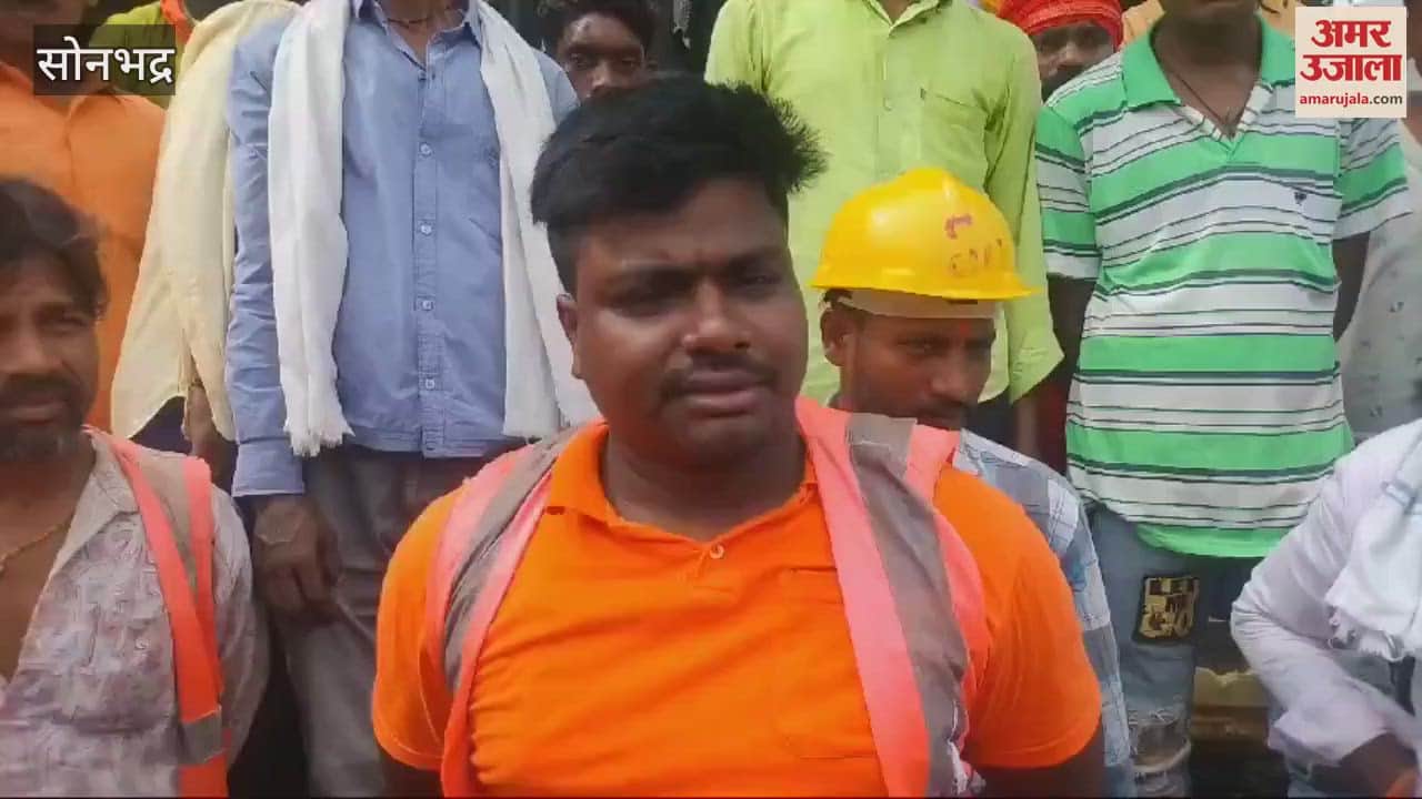 VIDEO : first day of Swachhta Paksha sweepers on strike no sweeping EO said demands are illegal