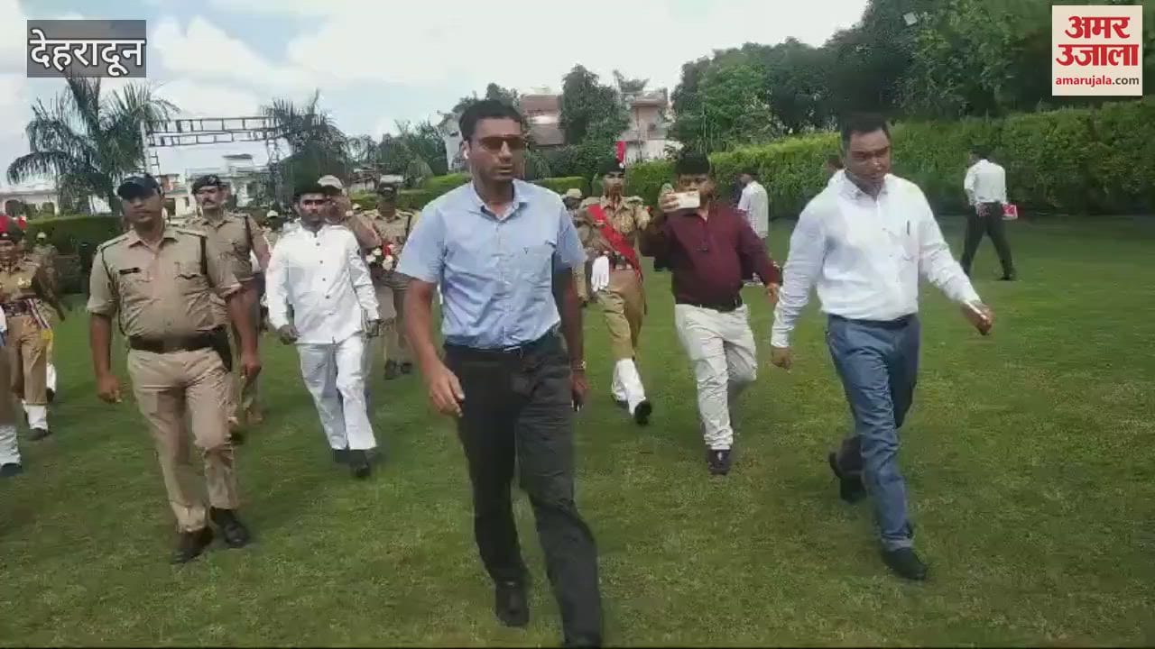 VIDEO : DM reached the multipurpose camp and listened to the problems of the villagers