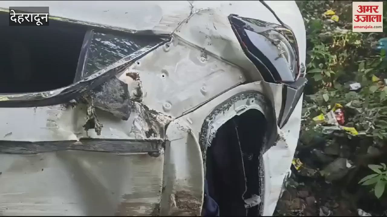 VIDEO : Delhi passengers Car fell into ditch near Mussoorie Zero Point Dehradun Uttarakhand News