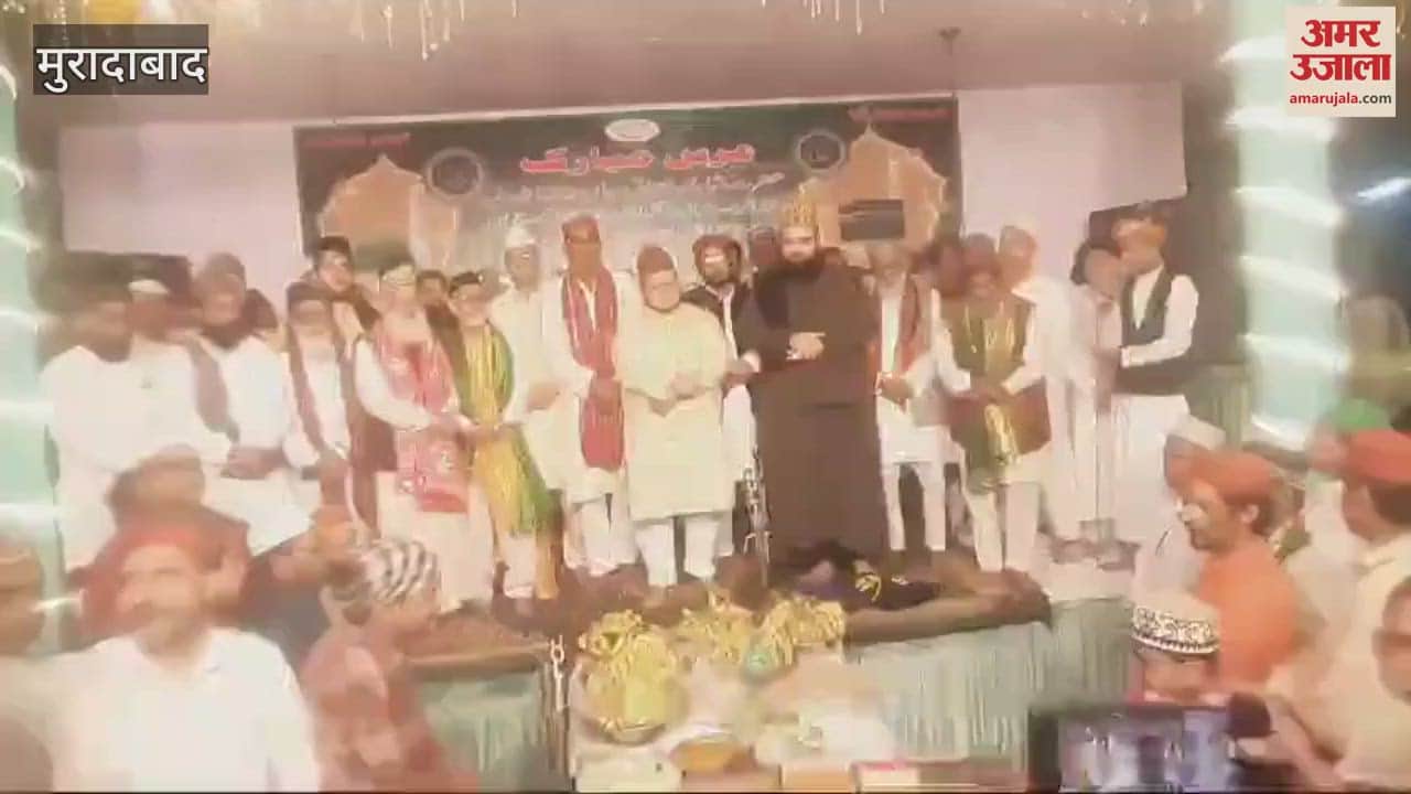 VIDEO : Prayers were offered by offering chadar at the dargah, qawwals created a great atmosphere