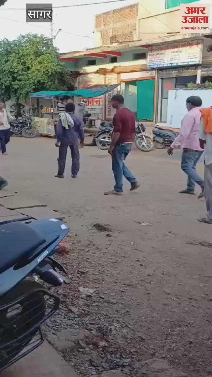 There was a dispute between friends over a trivial matter