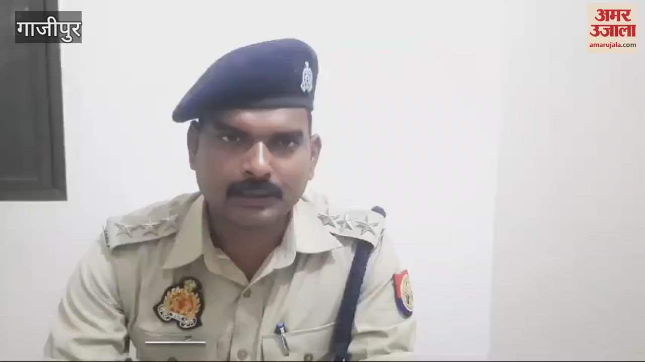 VIDEO : Five robbers looted cash from bank employee arrested police searching for them