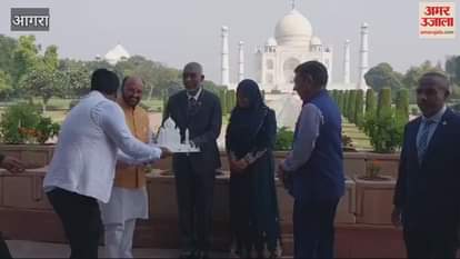 VIDEO : मालदीव के राष्ट्रपति डॉ. मोहम्मद मुइज्जू  को कैबिनेट मंत्री ने दिया खास उपहार