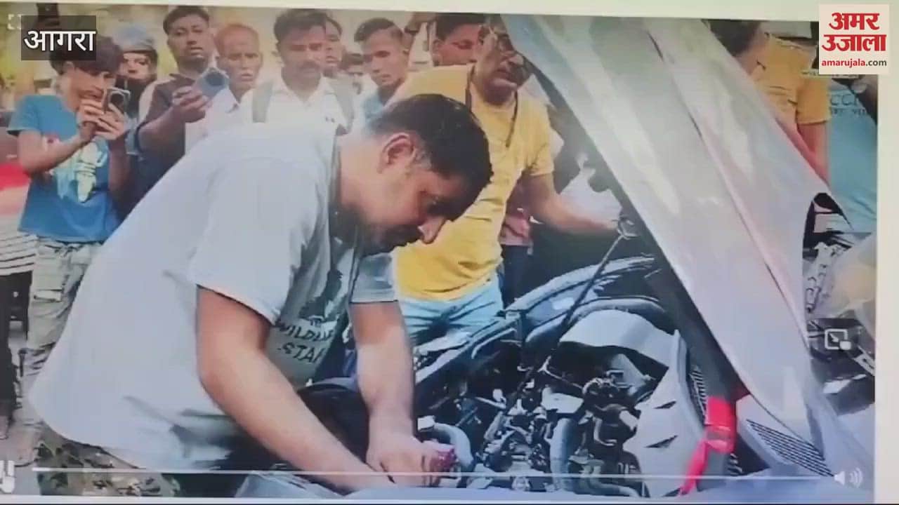 VIDEO : कार की बोनट में छिपे थे सांप...वाइल्डलाइफ एसओएस टीम ने किए रेस्क्यू