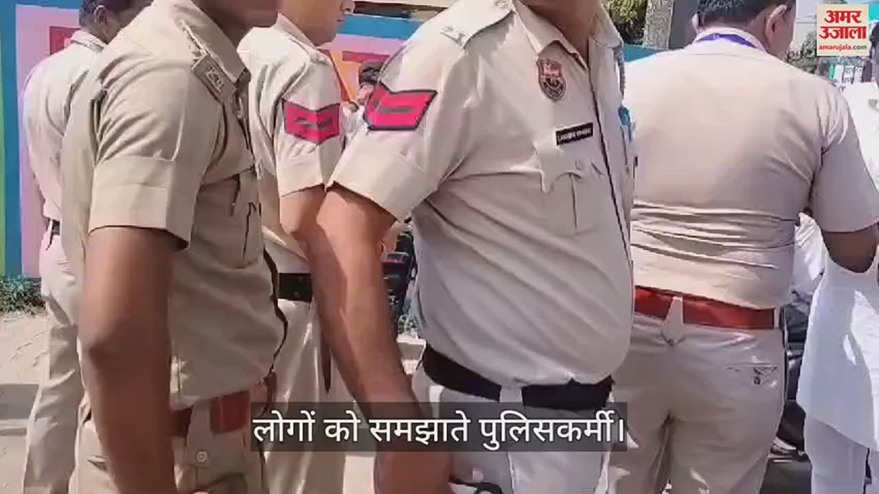 Workers of two parties clashed outside a polling booth in Ambala's Mahmoodpur village