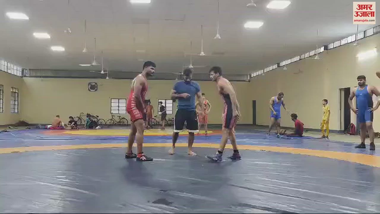 VIDEO : World Wrestling Day Tried the trick arenas in varanasi