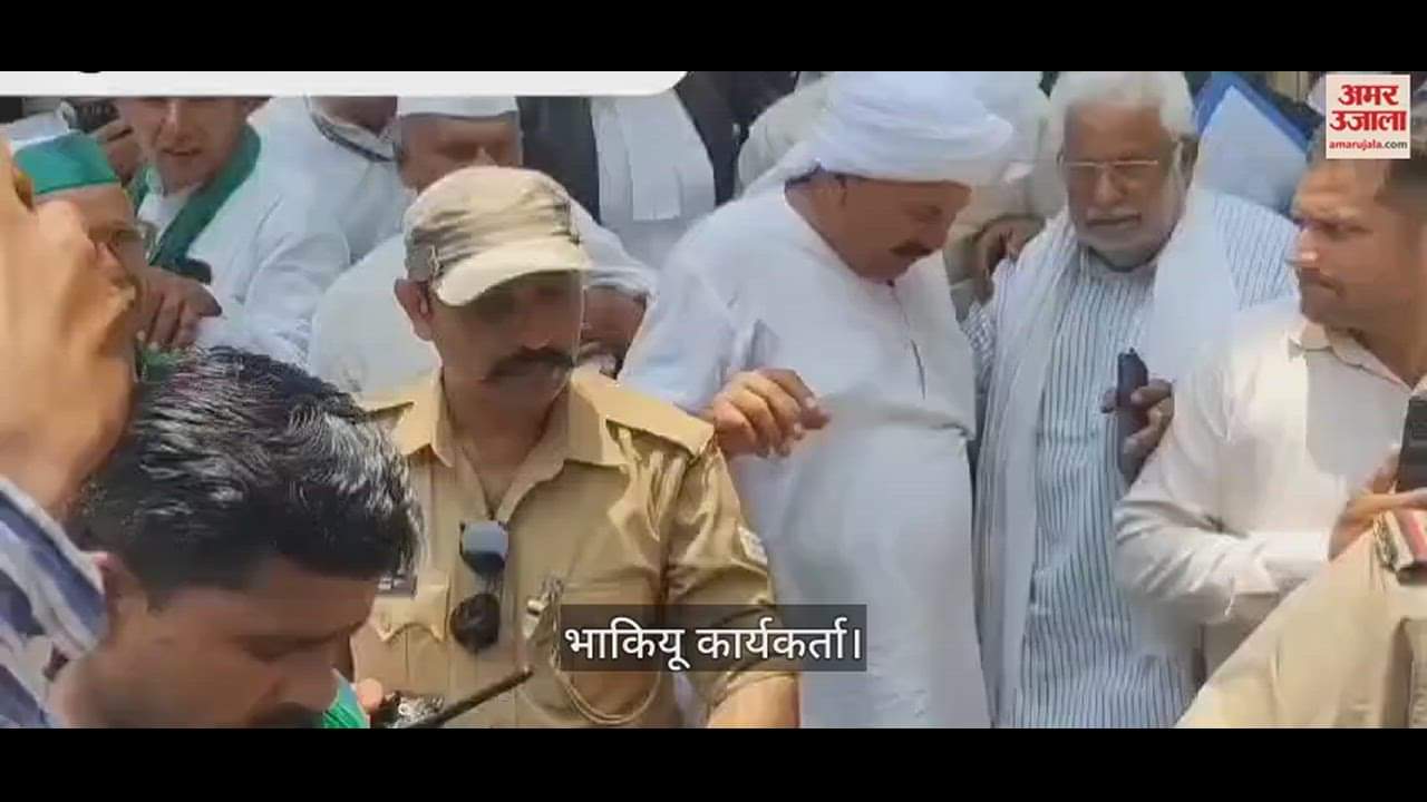 भाकियू अध्यक्ष नरेश टिकैत