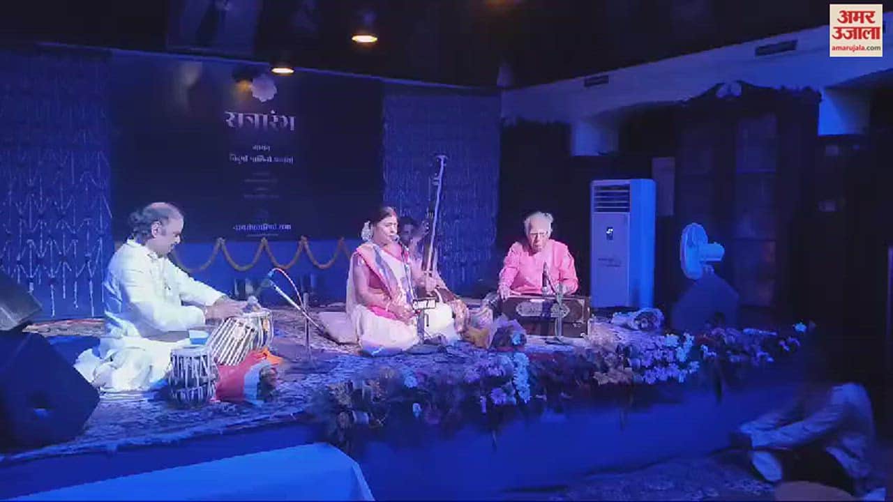 VIDEO : Thumari singer malini awasthi song programme in varanasi