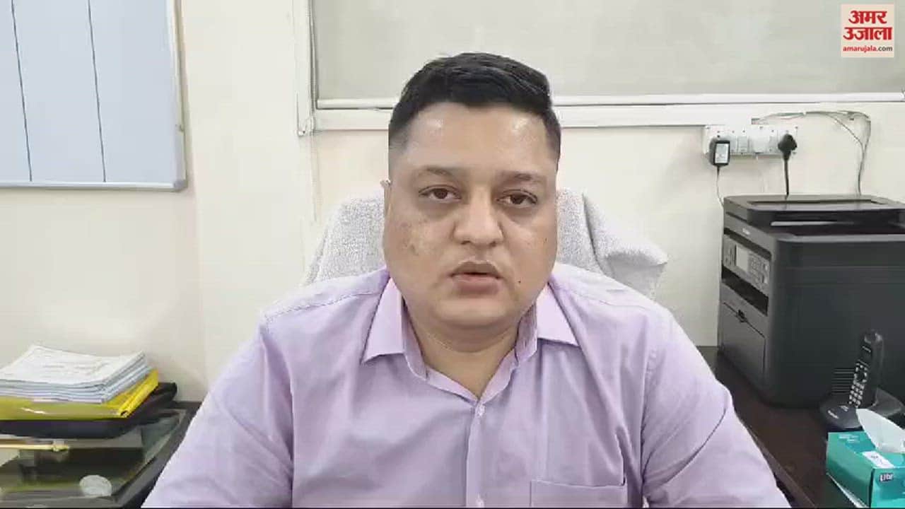 VIDEO : Lok Sabha Election DM of chandauli appeals for voting in Bhojpuri video viral