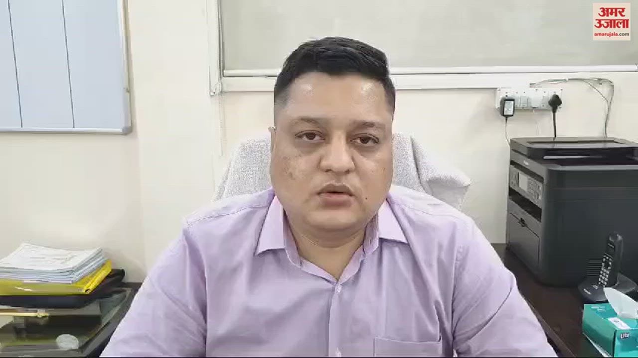 VIDEO : Lok Sabha Election DM of chandauli appeals for voting in Bhojpuri video viral