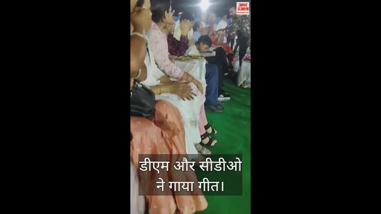 VIDEO : Ghazipur DM Aryaka Akhouri created awareness for voting by singing a song