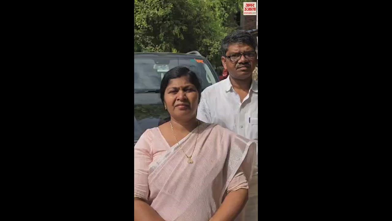 VIDEO : Lok Sabha Election Voting Sangeeta Balwant cast her vote in ghazipur