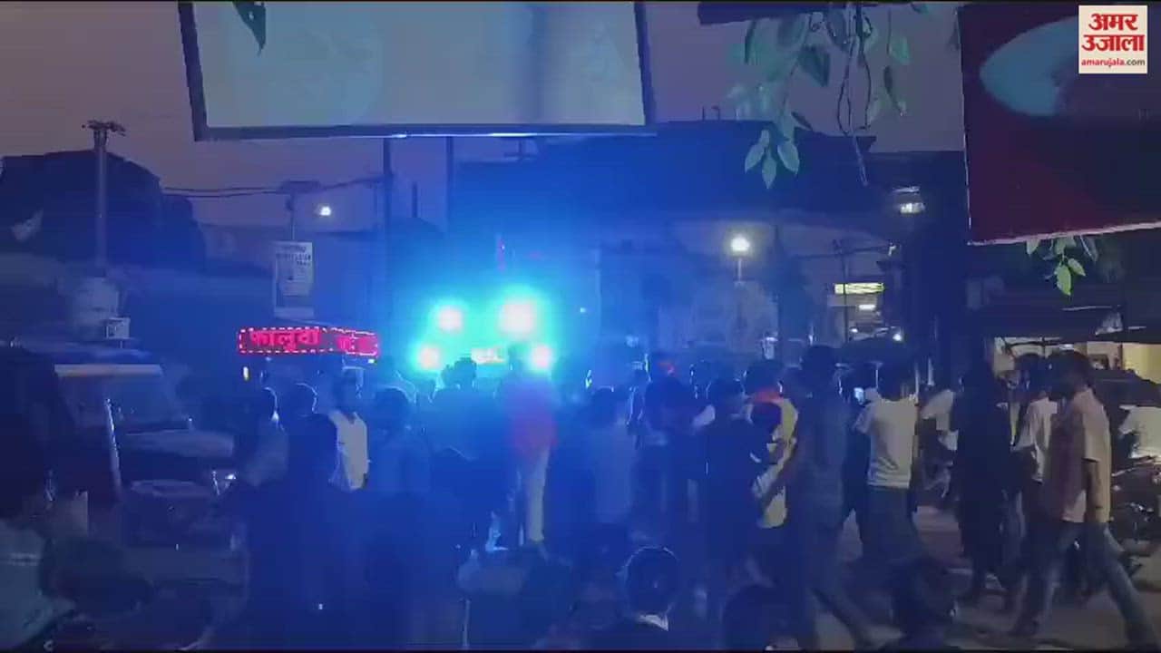 VIDEO : Varanasi Lok Sabha laddus offered to Kashi Vishwanath on narendra Modi victory celebrations in city