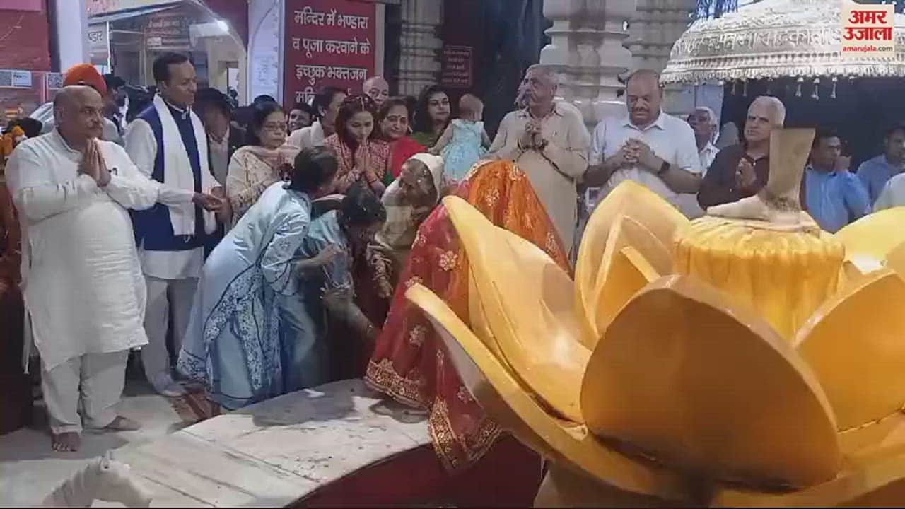 VIDEO : कुरुक्षेत्र से नवीन जिंदल जीते, मन्नत पूरी हुई तो मां भद्रकाली मंदिर में खोला धागा, चढ़ाए चांदी के घोड़े