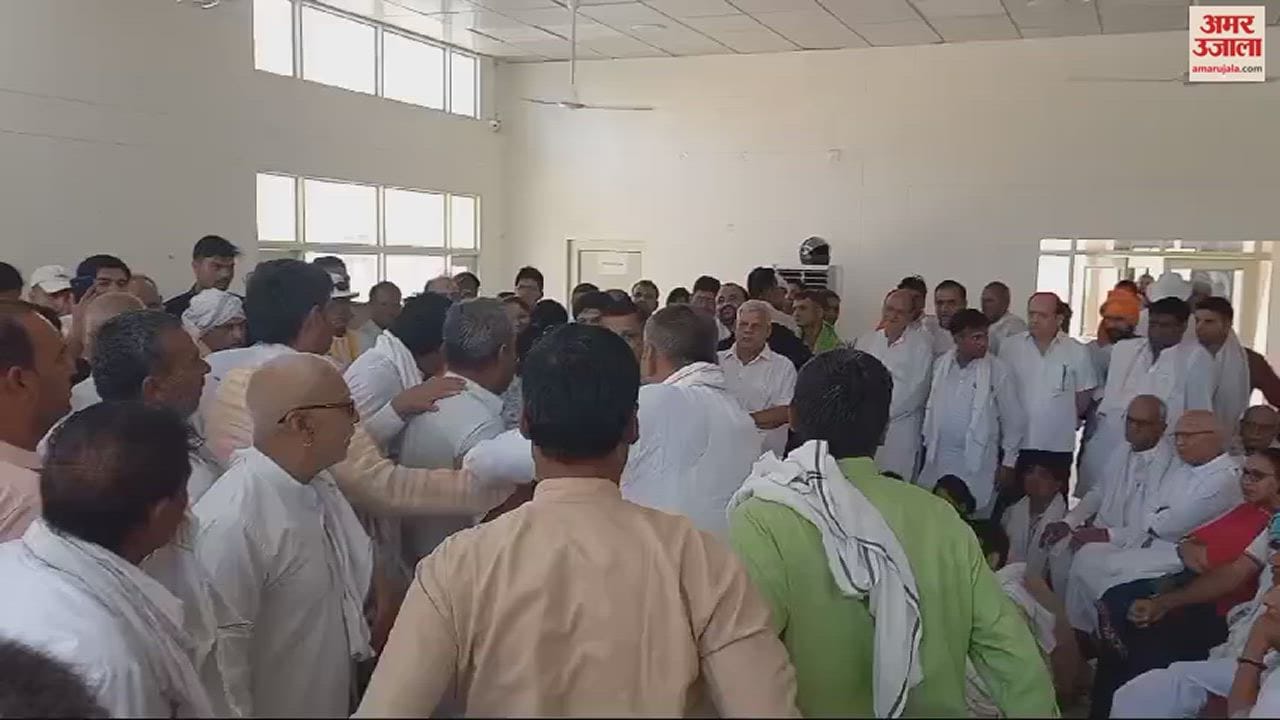 VIDEO : झज्जर में भाजपा की बैठक में जमकर हंगामा