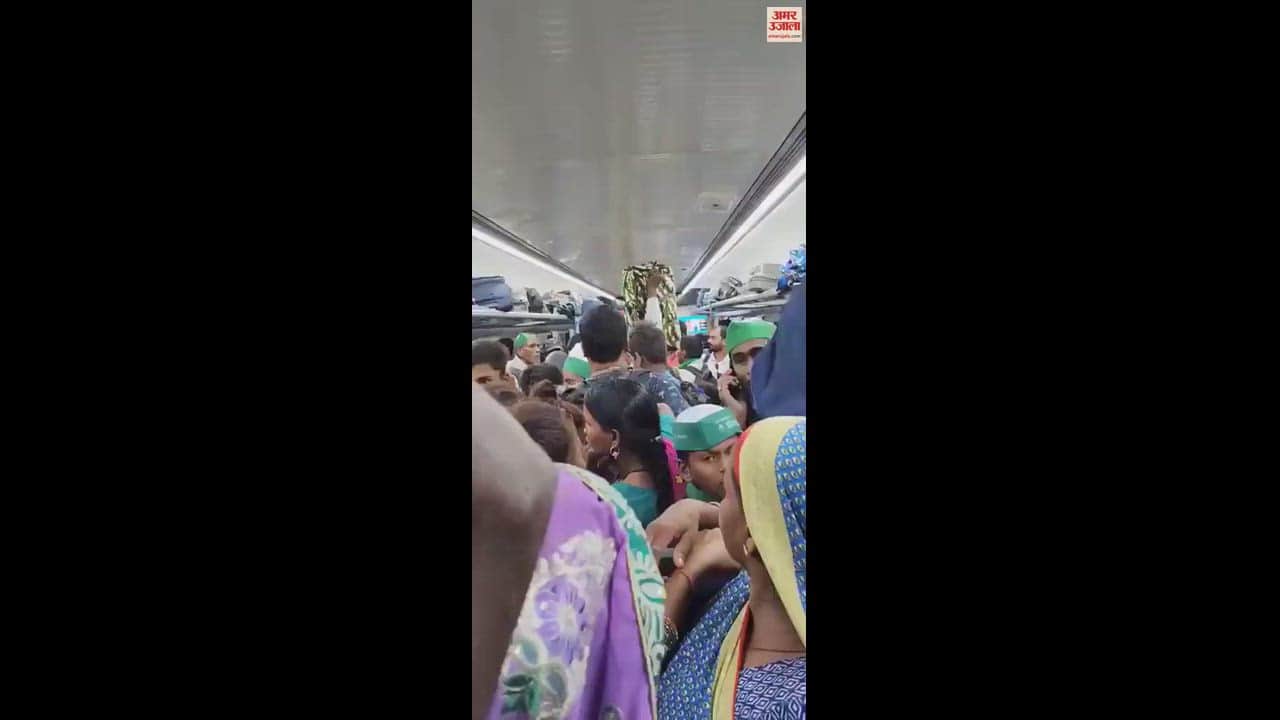 वंदे भारत एक्सप्रेस में भीड़
