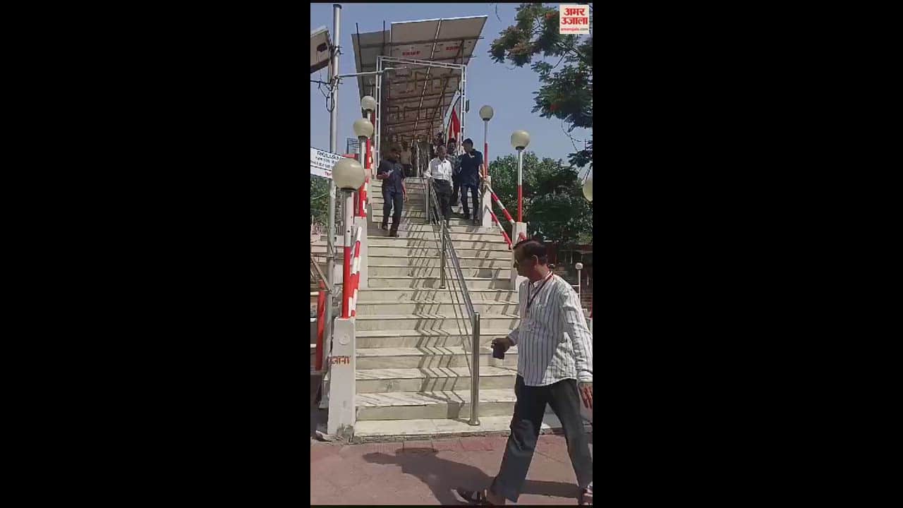 VIDEO : शाहजहांपुर में राज्यपाल आनंदी बेन पटेल ने हनुमत धाम पर किए बजरंगबली के दर्शन