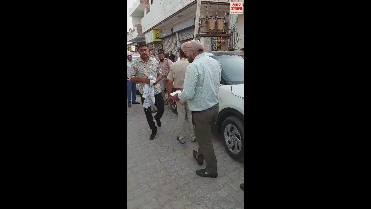 VIDEO : फतेहाबाद में क्रेटा गाड़ी पर बाइक सवारों बरसाई गोलियां, युवक गंभीर, सीने में लगी गोली, दुकान में छुपकर बचाई जान