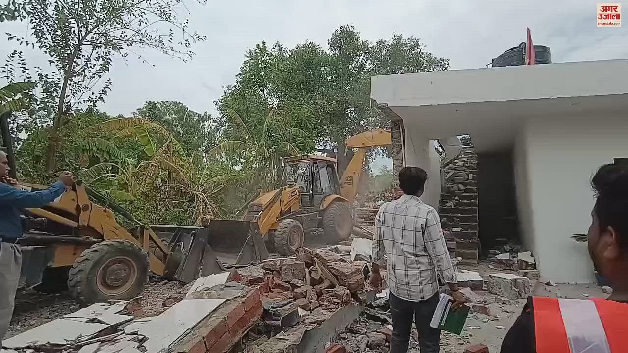 Video : Chandigarh Administration Demolish Temple In Manimajra - Amar ...