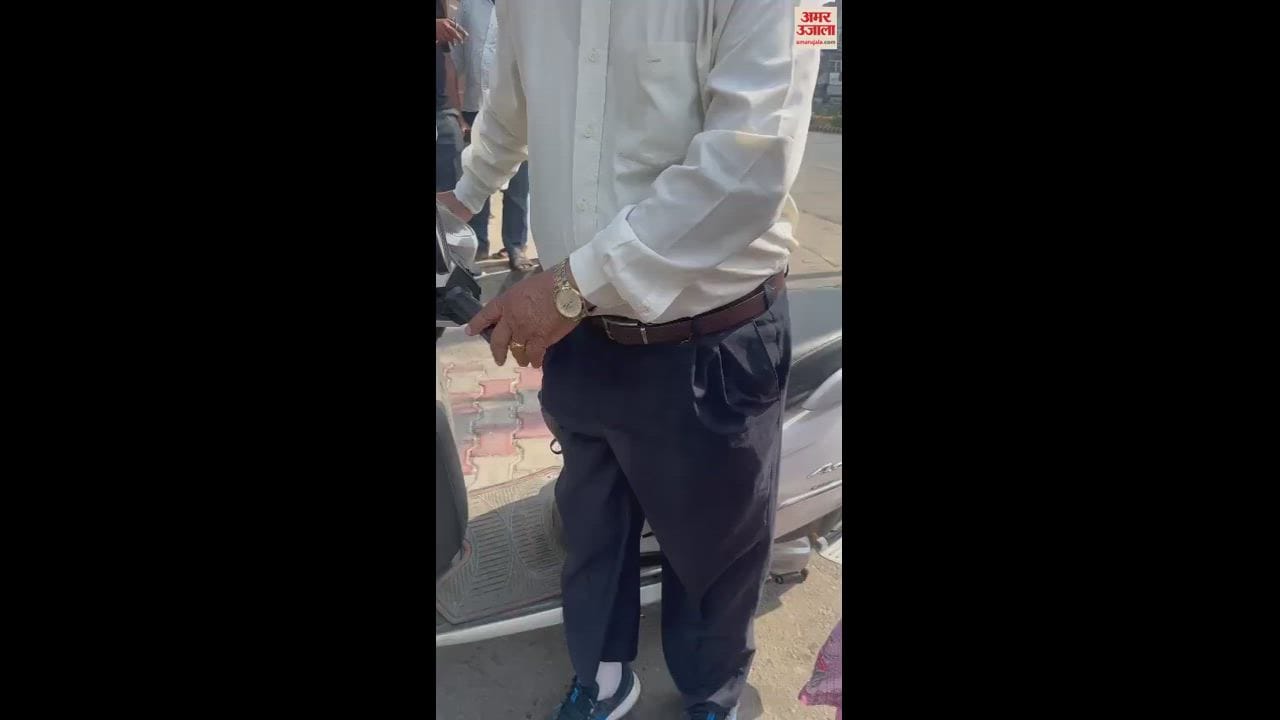VIDEO : Bike Riding Robbers Looted Gold Earrings Of Elderly Woman In Jalandhar