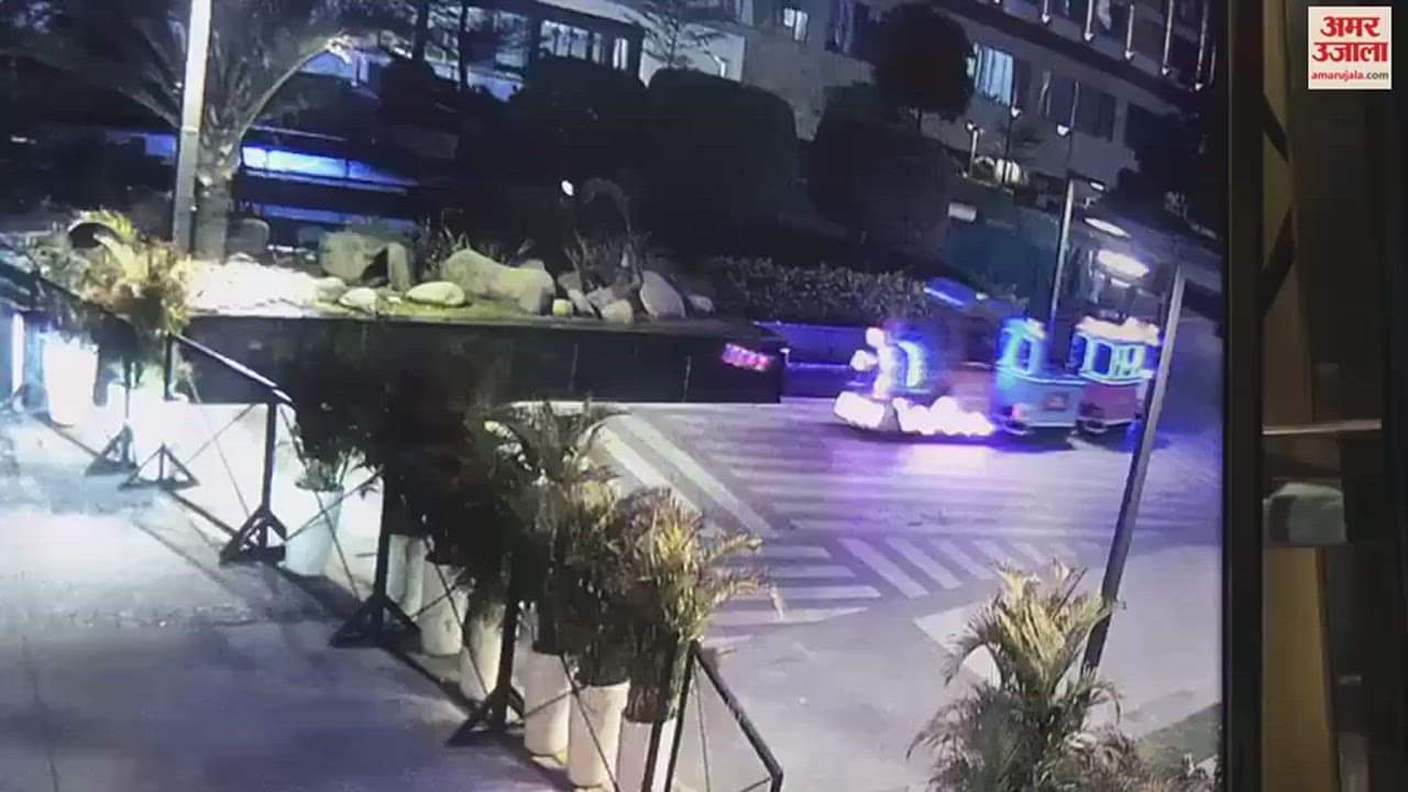 VIDEO : Child Died After Toy Train Overturned In Mall In Chandigarh