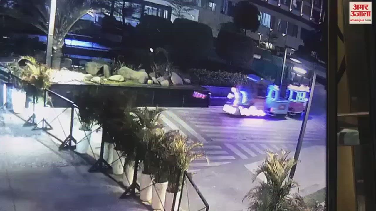 VIDEO : Child Died After Toy Train Overturned In Mall In Chandigarh