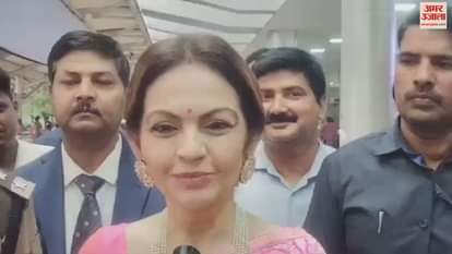 VIDEO : Industrialist Mukesh Ambani wife Nita reached Kashi invited Baba Vishwanath for Anant-Radhika wedding