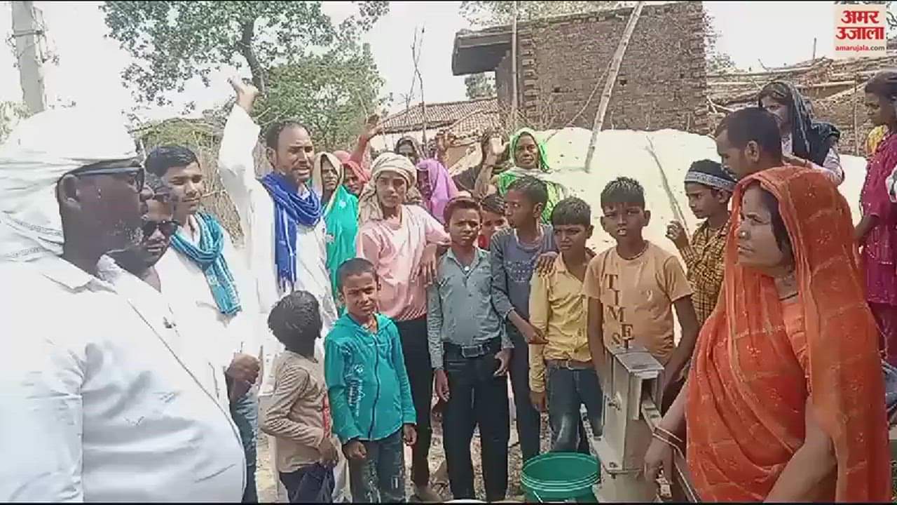 VIDEO : Villagers staged protest in Naugarh of Chandauli over the water crisis