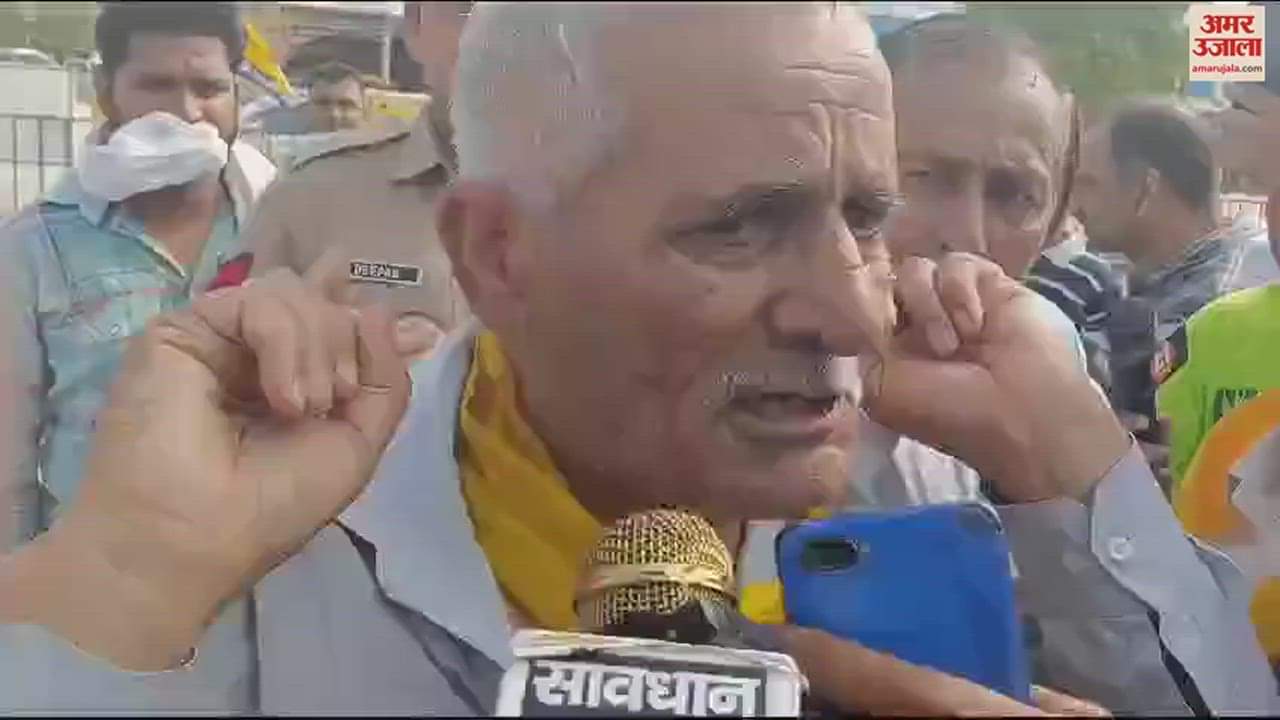 VIDEO : आप से निलंबित नेता मंच पर चढ़े तो हंगामा, मंच से नीचे उतारा, एक साधू भी हुए नाराज