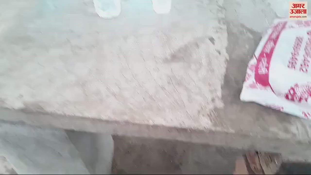 VIDEO : XEN threatens farmers with FIR, the matter is of irrigation problem; video goes viral