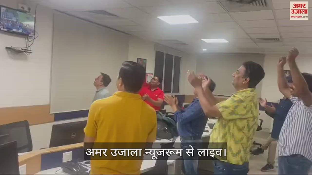 मेरठ में जीत का जश्न
