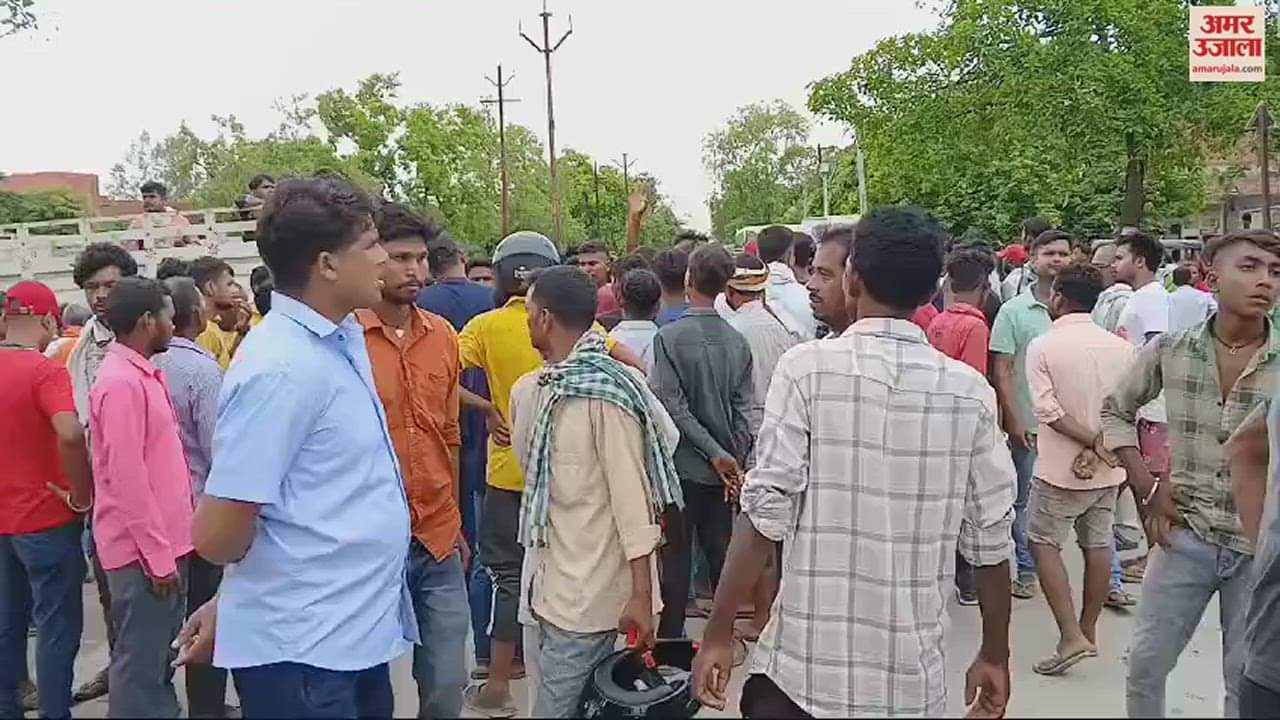 VIDEO : Mother and daughter death case in mau Family members blocked the road on second day