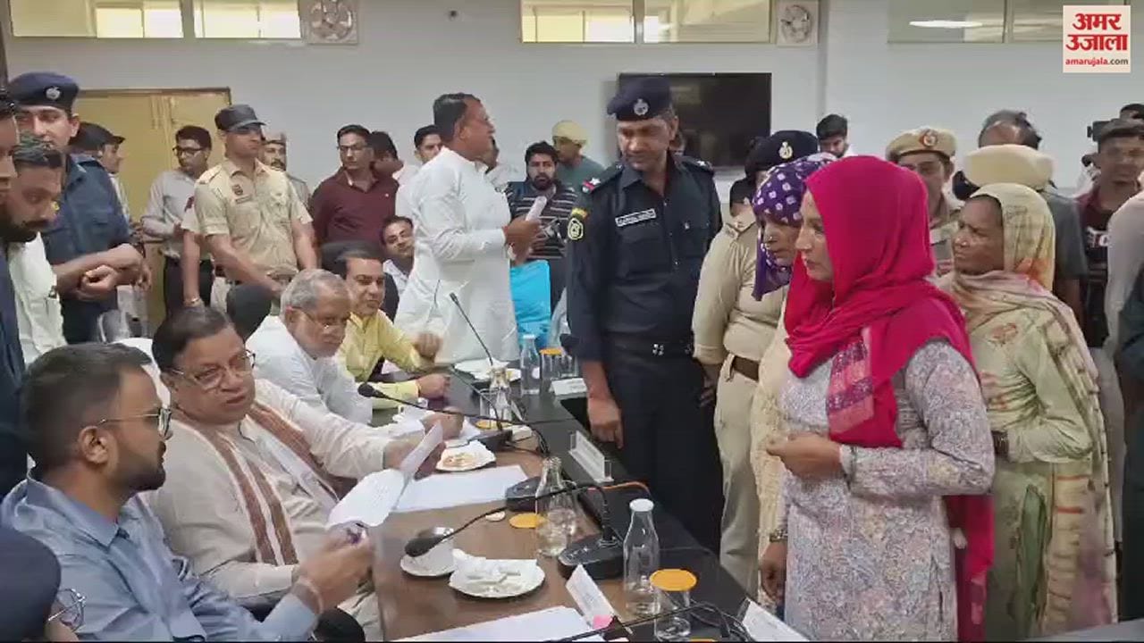 VIDEO : कैथल में अधिकारियों के बैठक में नहीं पहुंचने पर भड़के मंत्री डॉ. कमल गुप्ता