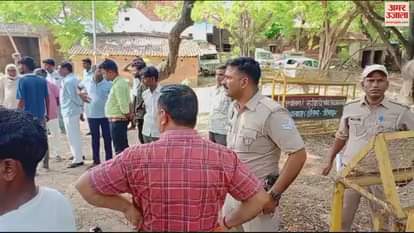 VIDEO : Two people died road accident in jaunpur bike rider was crushed truck woman injured