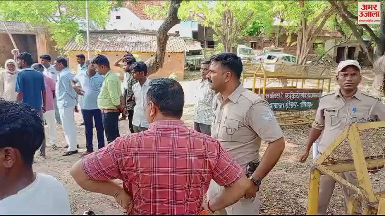 VIDEO : Two people died road accident in jaunpur bike rider was crushed truck woman injured