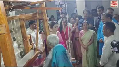 VIDEO : Banarasi saree enhance beauty of Anant ambani and Radhika merchant wedding included in GI and ODOP product