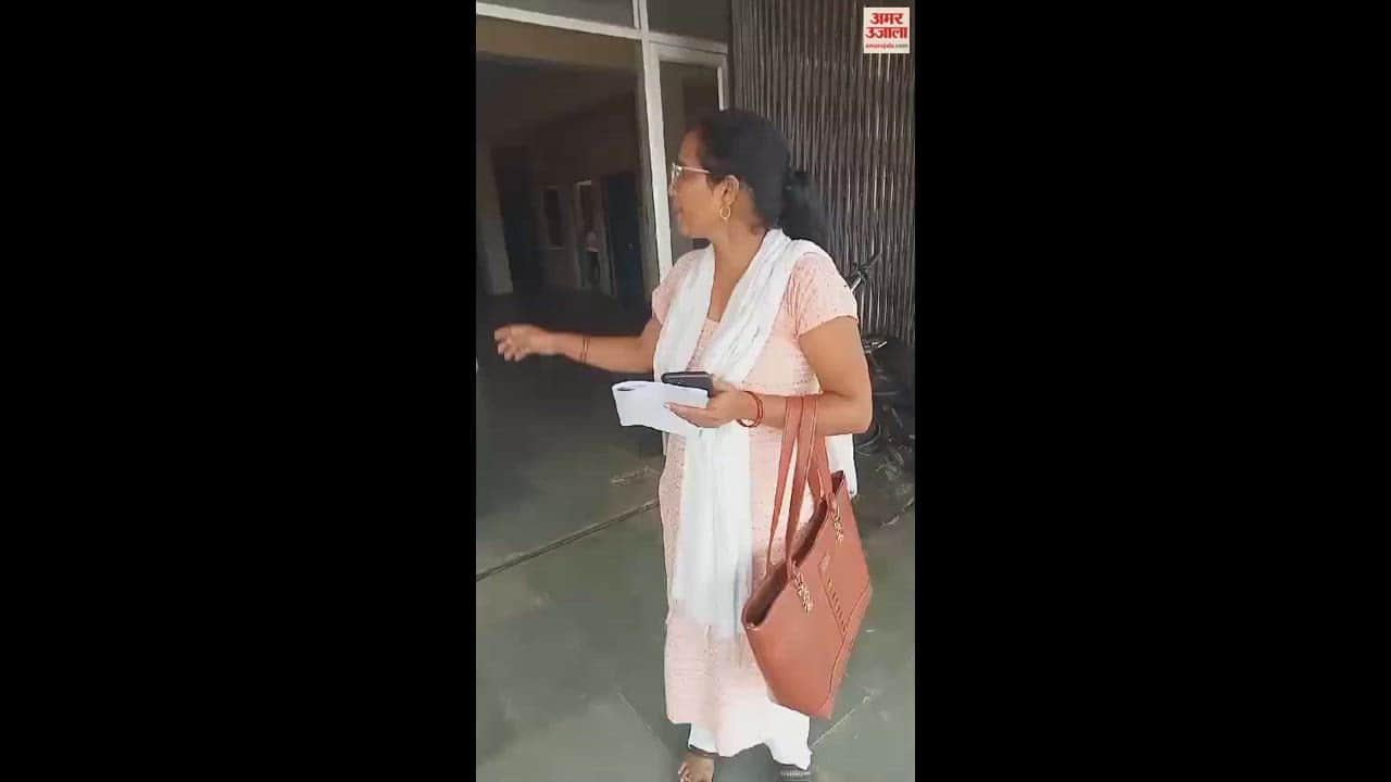 VIDEO : बदायूं में जन्म प्रमाण पत्र के नाम पर वसूली, रुपये लेने के बाद भी कटवाए जा रहे चक्कर
