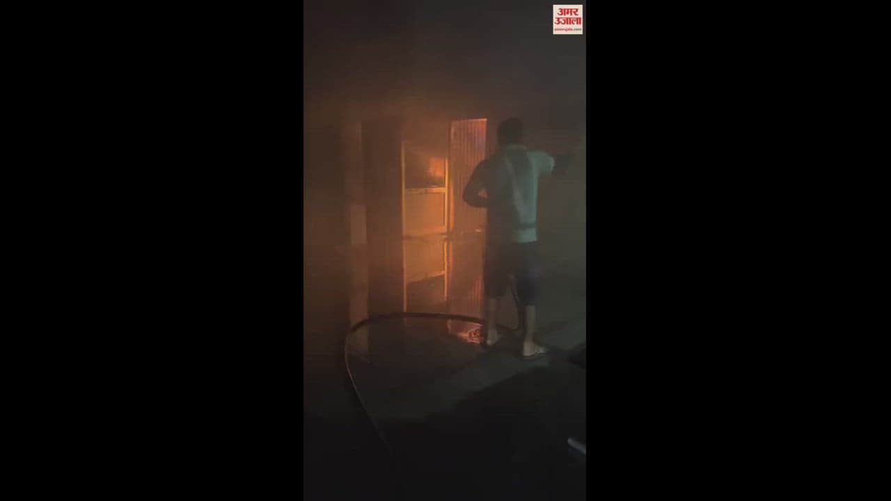 VIDEO : सिरसा में जवाहर नवोदय स्कूल में लगी आग, बच्चों का 27 सालों का रिकॉर्ड जला