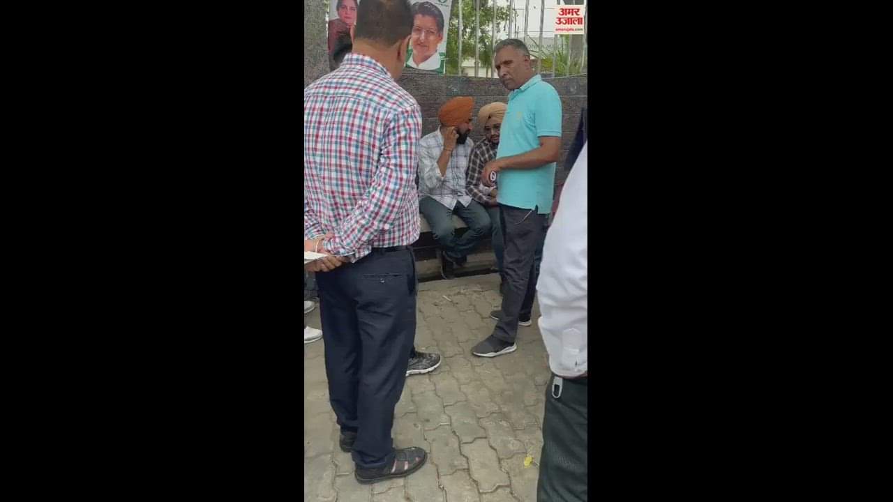 VIDEO : अंबाला में एसीबी की टीम ने 10 हजार रुपये रिश्वत लेते दो होमगार्ड जवानों को पकड़ा