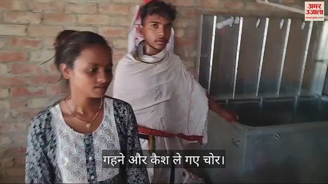 VIDEO : women attacked thieves with sticks and chased away in Varanasi