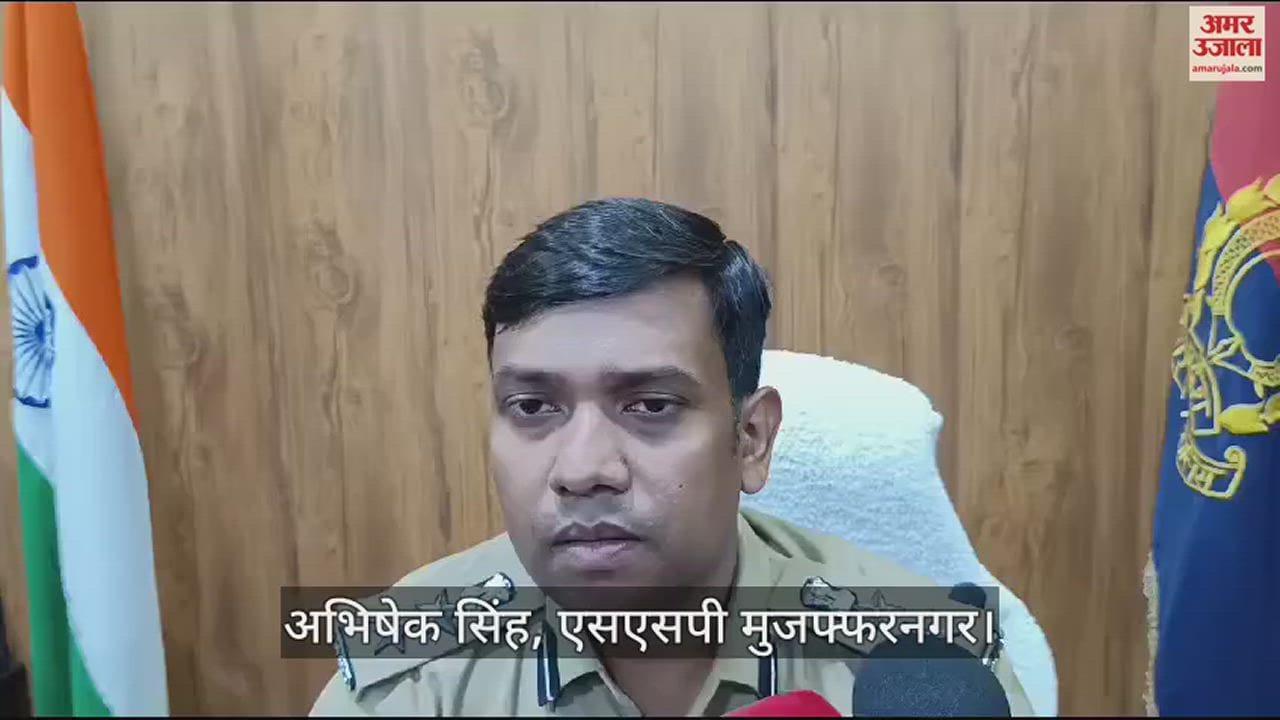 फल बेचने वाले ने ठेले पर लिखा नाम