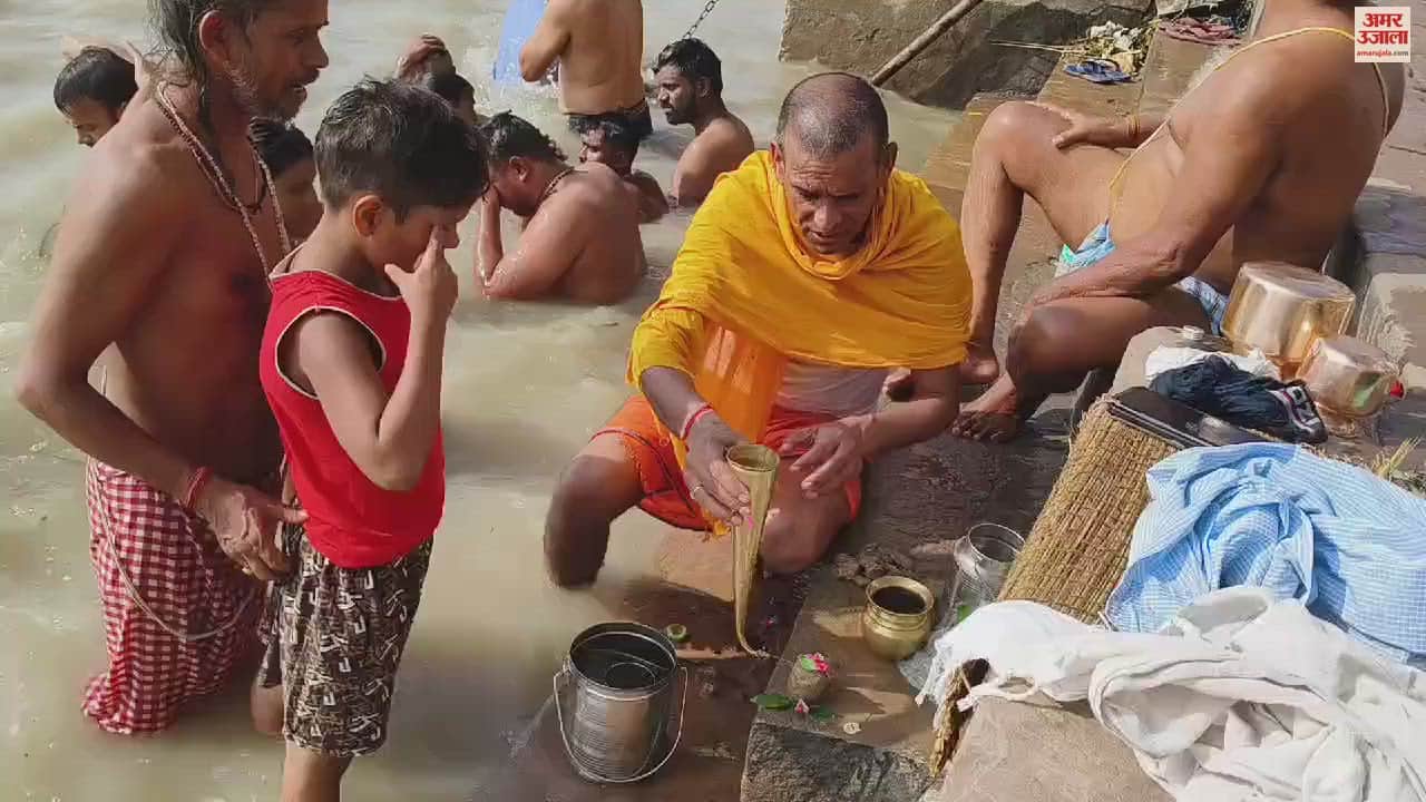 VIDEO : Worship of Parthiv Shivling started in Kashi rituals continue throughout month of Savan Rudrabhishek performed