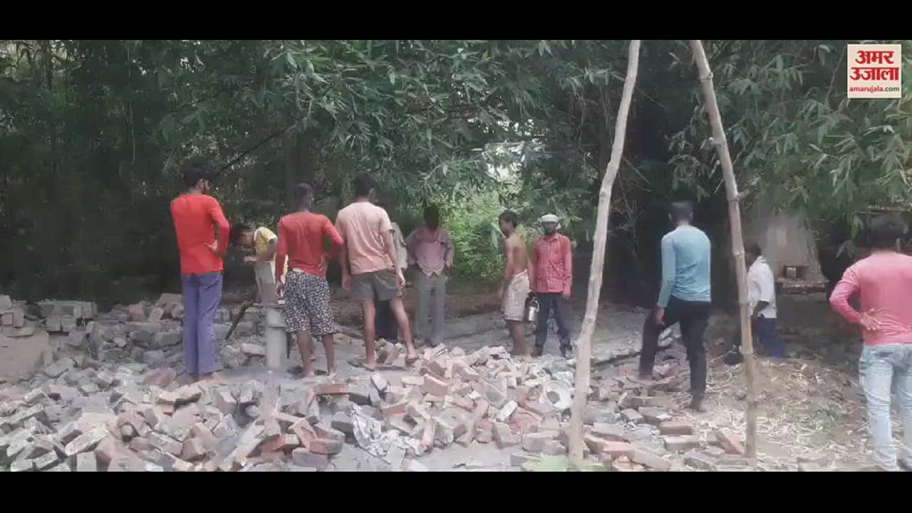 VIDEO : woman died road accident in Mirzapur two youths critical injured